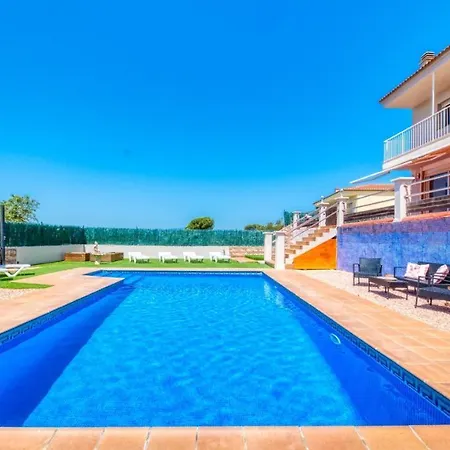 Caules Sleeps 8 Wifi * Lloret de Mar